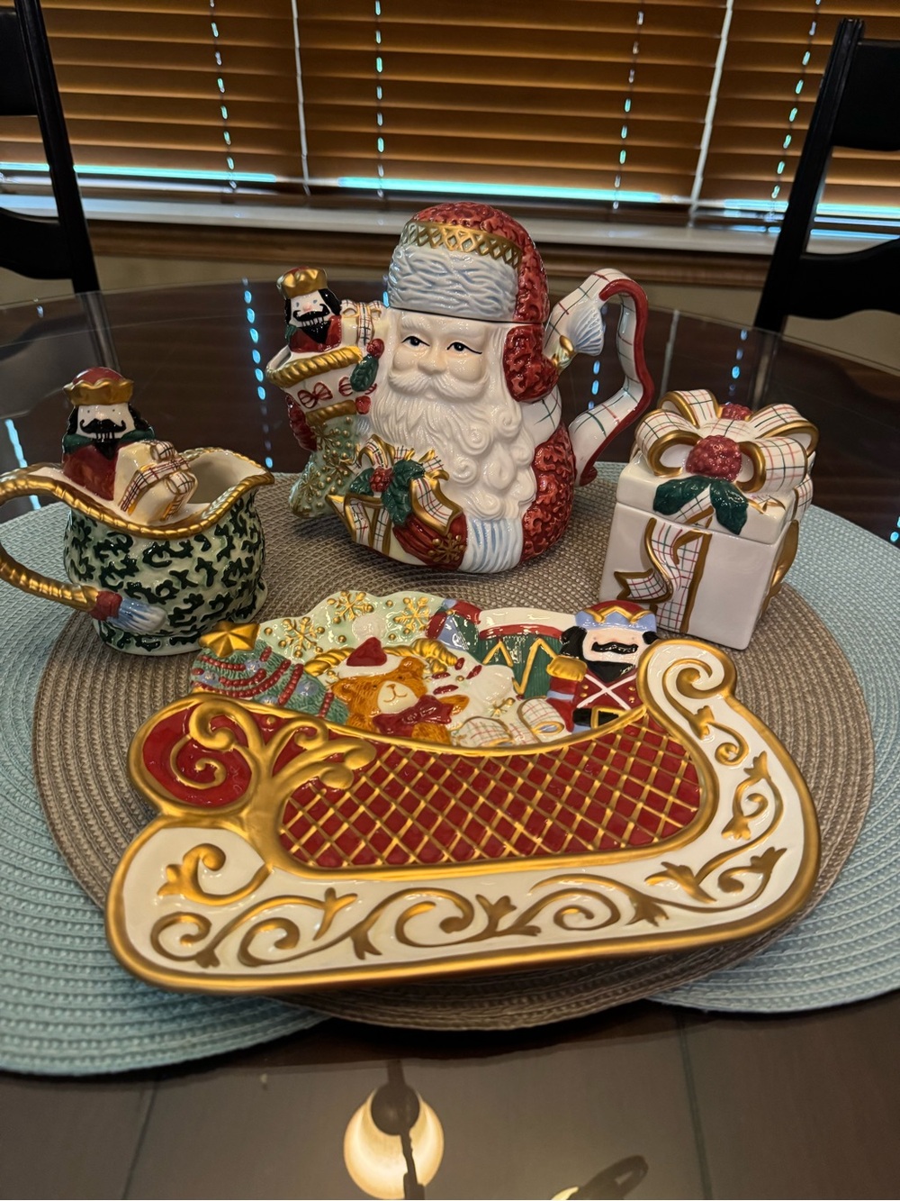 Avon Six Piece Serving Set